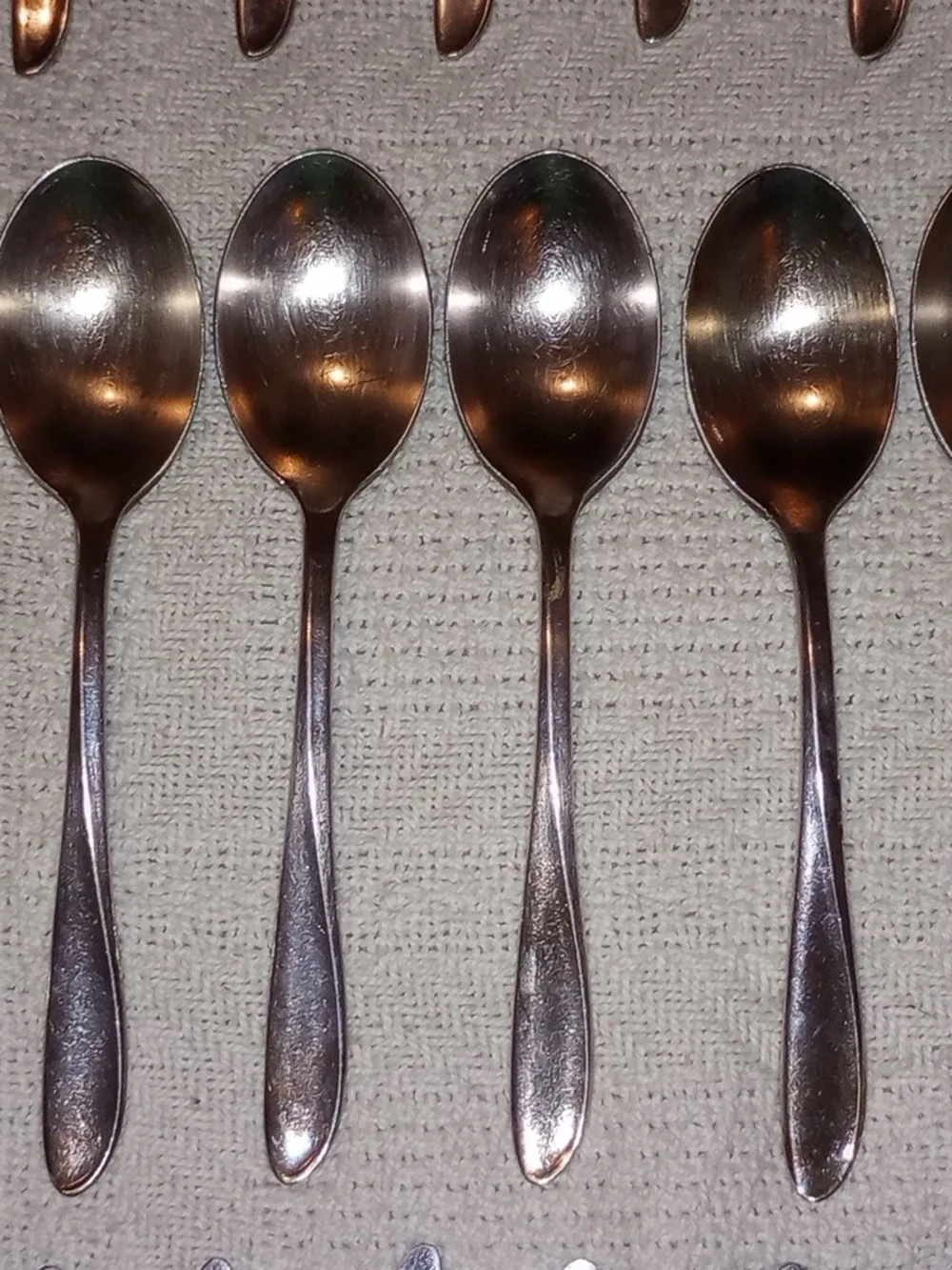Holmes & Edwards Rhythmic Inlaid Deep Silver plate Flatware Set